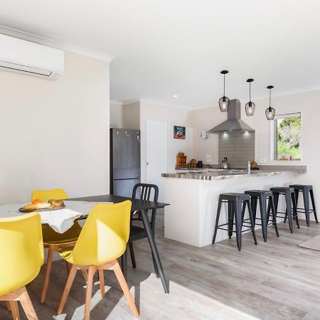 Modern Beach Break - Waihi Beach Holiday Home Luaran gambar