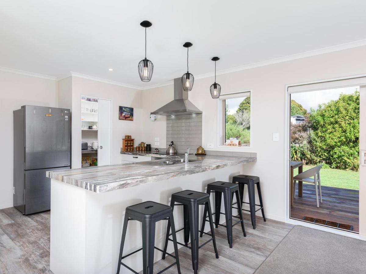 Modern Beach Break - Waihi Beach Holiday Home Luaran gambar